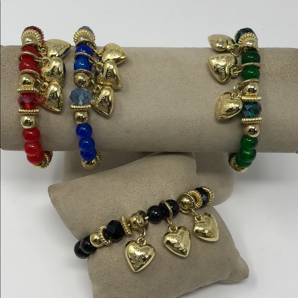 3/$25 CAMBER BLACK HEART CHARM BRACELET - Picture 2 of 4
